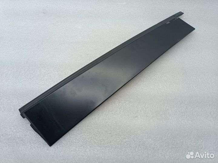 Накладка двери задняя левая Land Rover Freelander