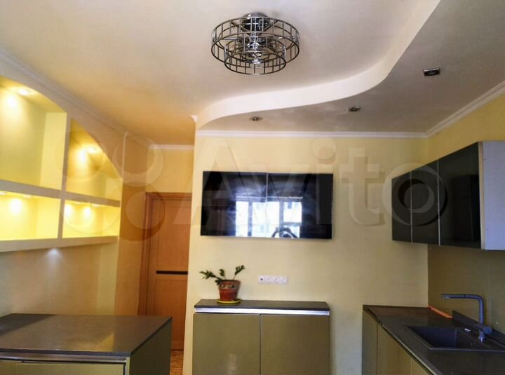 1-к. квартира, 79 м², 8/10 эт.