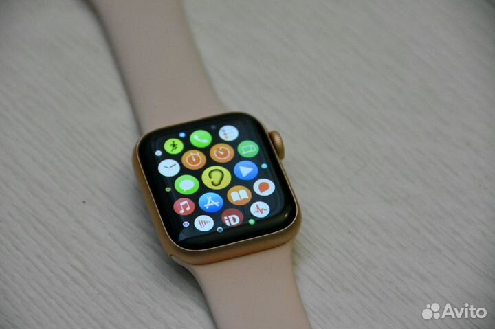 Часы Apple Watch Series 5 (GPS)