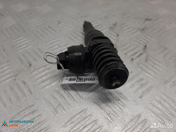 Форсунка Volkswagen Touran 2005 038130073AG