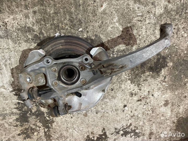 Поворотный кулак передний левый Audi A4 B8 1.8 T