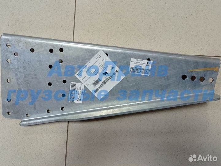 Кронштейн крепления бампера Шмитц левый