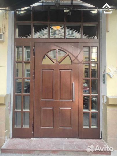 Дверь подъездная с домофоном