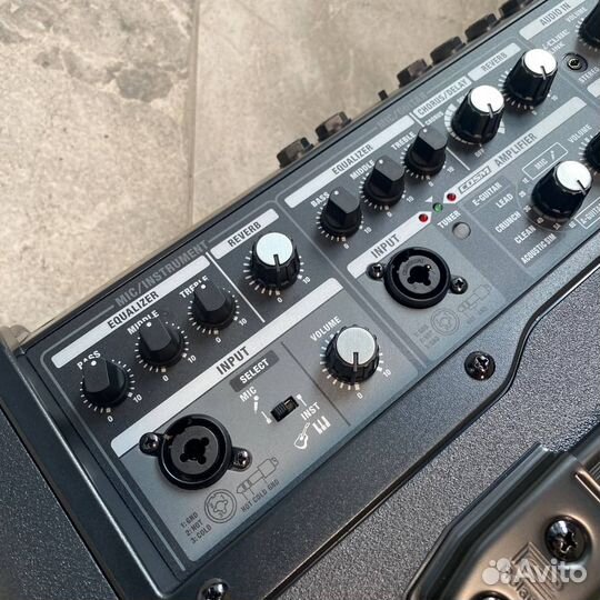 Гитарный комбоусилитель Roland Cube Street EX