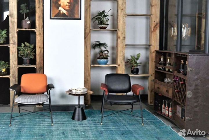 Шкаф на колесиках для вина