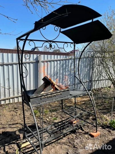 Мангал с крышей