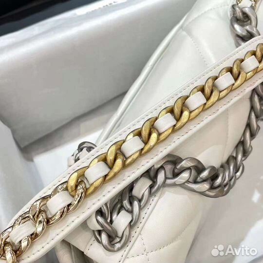 Сумка Chanel 19 white