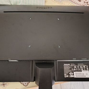 Монитор Philips 223V7Q