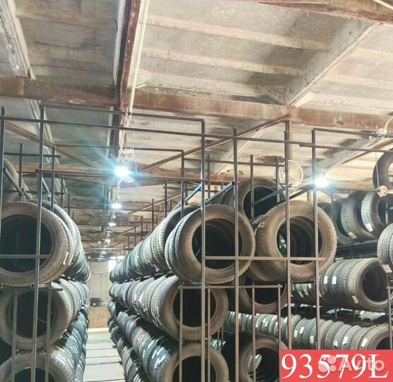 Kumho WinterCraft WS71 215/65 R17 104R