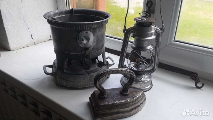 Керосиновая лампа. Киросиновая печь. Весы. Утюг