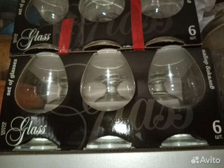 Ваза и бокалы для вина