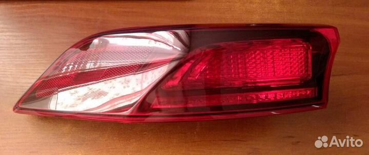 Фонарь задний левый KIA Carnival