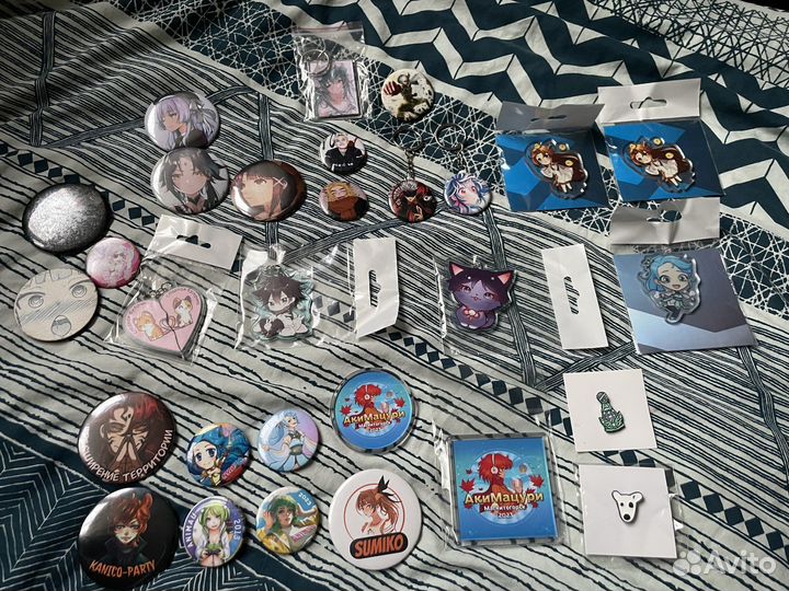 Значки,брелки,наклейки