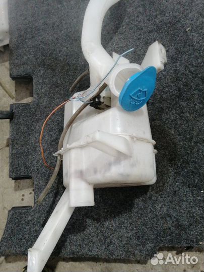 Бачок омывателя Nissan Note E11