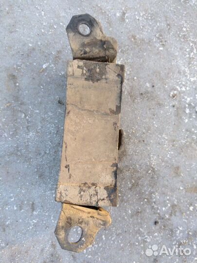 Демпфер подрамника Mitsubishi Outlander 3