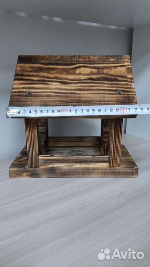 Кормушка для птиц из дерева