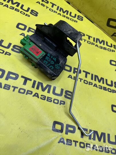 Замок двери передней левой Kia Rio 3