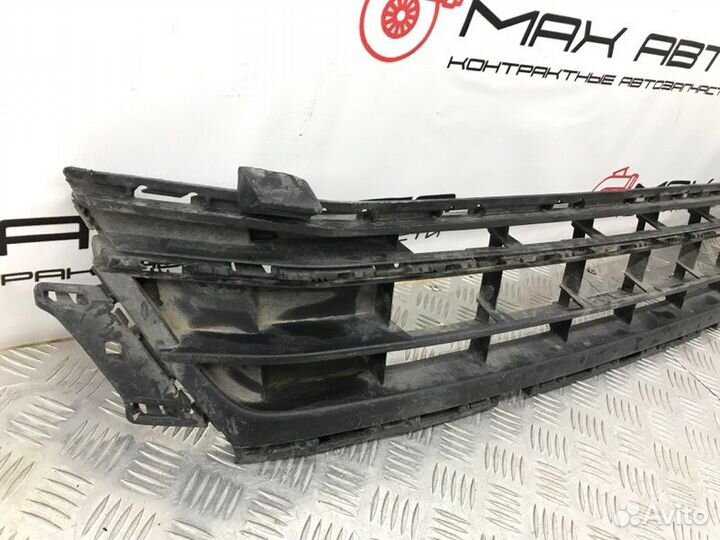 Б/У решетка радиатора передний Volkswagen Jetta