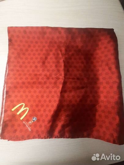 Macdonalds. Шейный платок менеджера