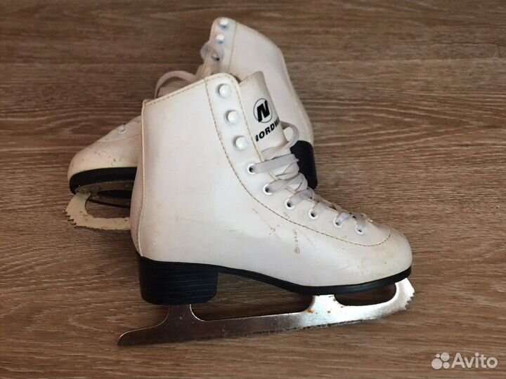 Коньки фигурные для девочки