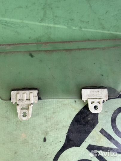 Стекло переднее правое march k12