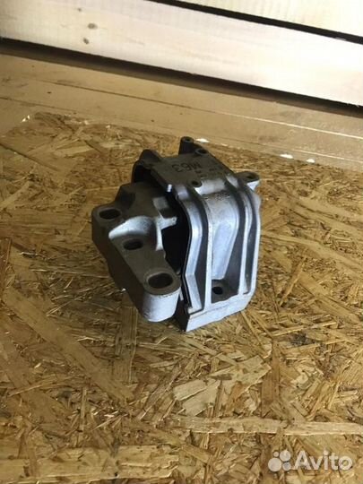 Подушка двигателя правая Volkswagen Jetta 6 CPR