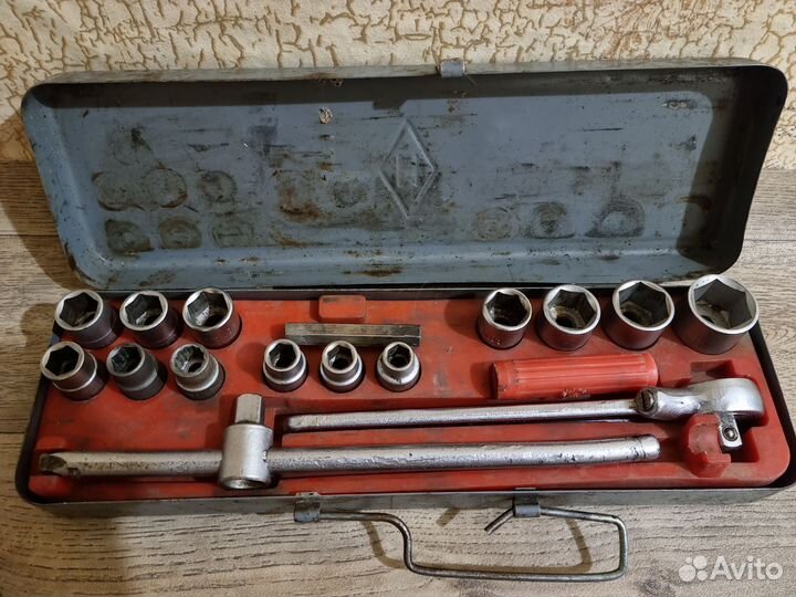 Набор головок торцевых с трещеткой