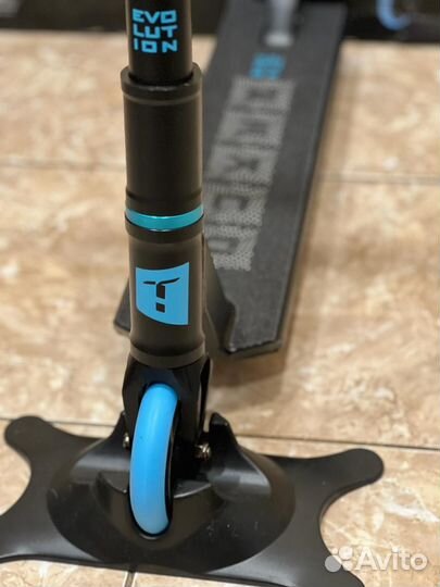 Трюковой самокат tech team