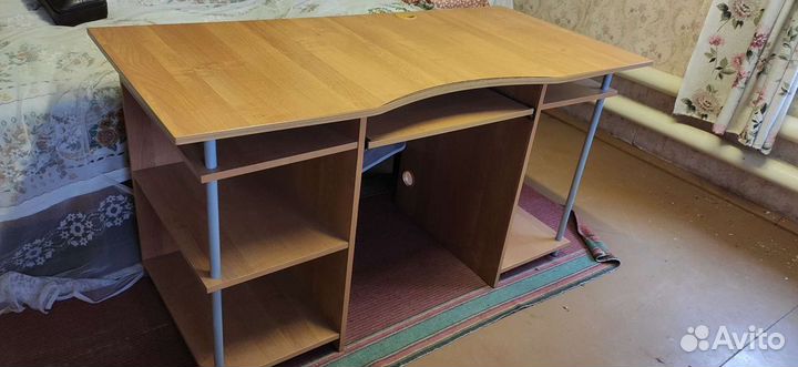 Стол компьютерный
