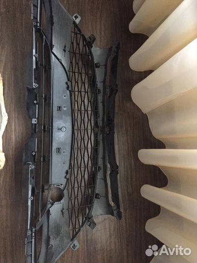 Продам решетку для радиатора, новую, оригинальную