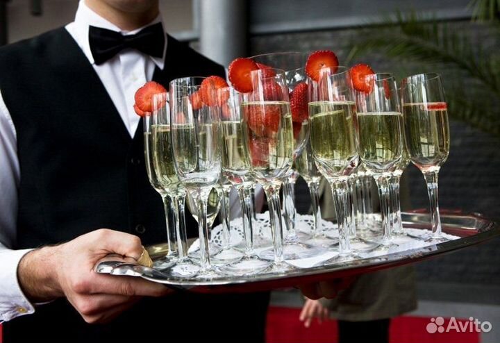 Официанты на мероприятие