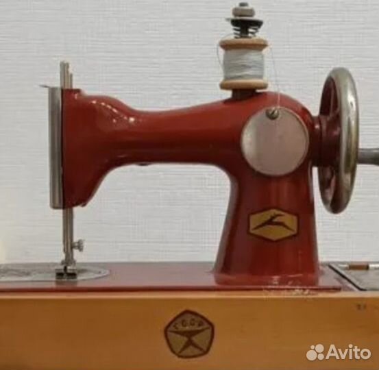 Детская швейная машинка СССР