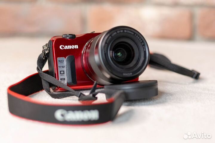 Canon EOS M kit EF-M 18-55mm f/3.5-6.3 IS STM