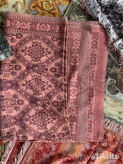 Гобелены лот