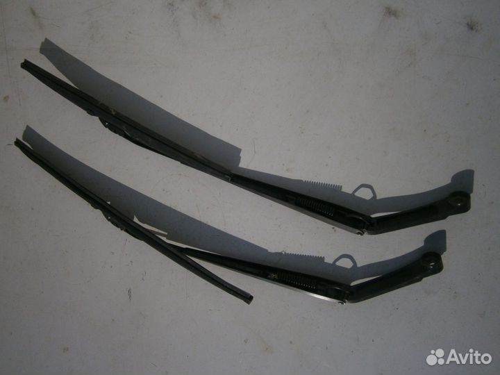 Поводок дворника Ниссан Патрол Y62