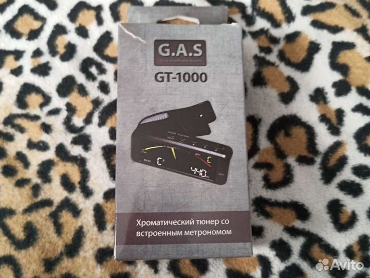 Тюнер для гитары с встроенным метрономом