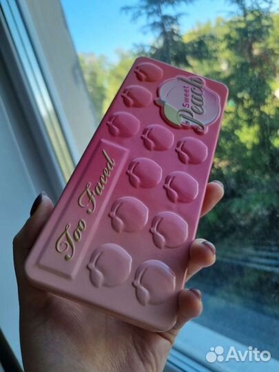 Too Faced Sweet Peach палетка теней