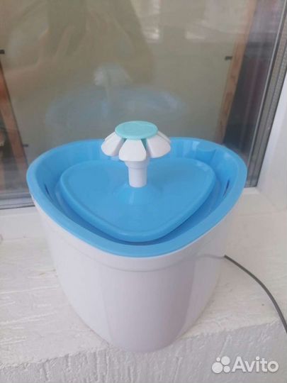 Фонтанчик для кошек