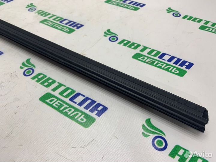 Уплотнитель стекла двери задний правый Citroen C4