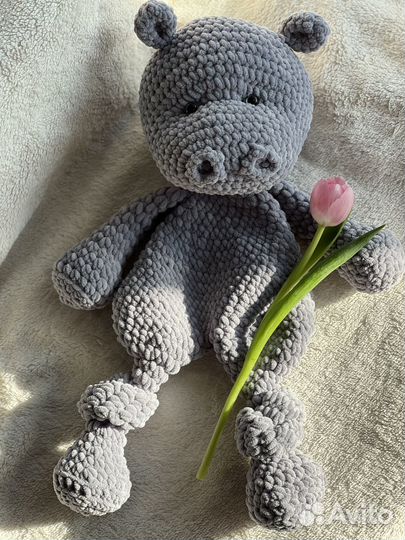 Вязаная игрушка Бегемот Комфортер