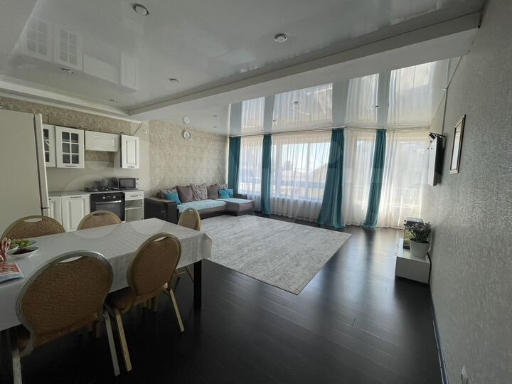 Комната 90 м² в 2-к., 3/3 эт.