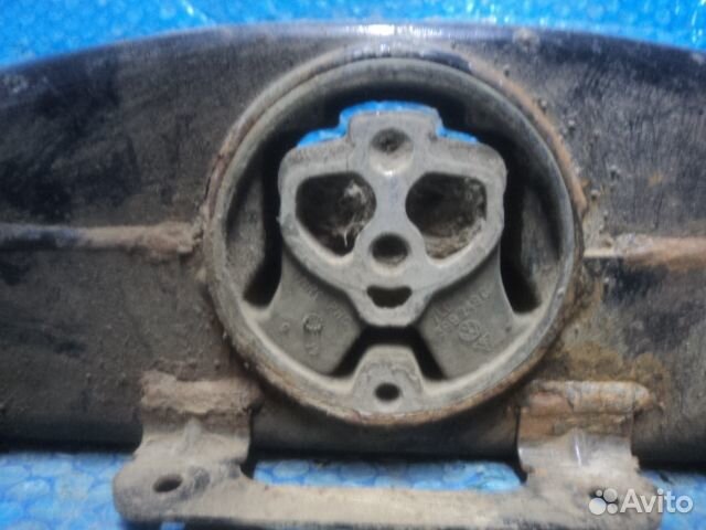 Подушка крепления кпп Audi Q7 7L076399227