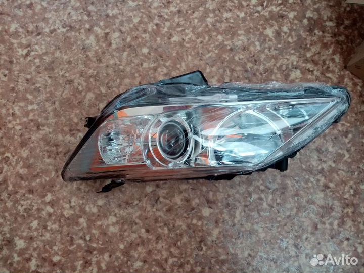 Фара левая на Toyota Camry