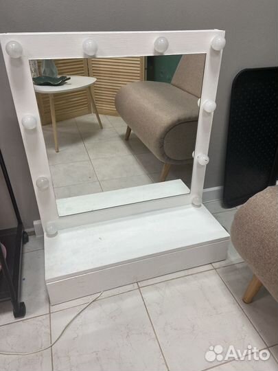 Гримерное зеркало с лампочками бу