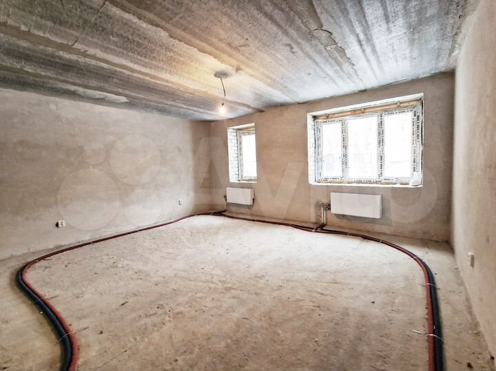 3-к. квартира, 90 м², 1/10 эт.