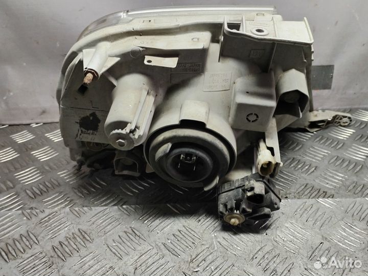 Фара левая Suzuki Grand Vitara XL7 2005г