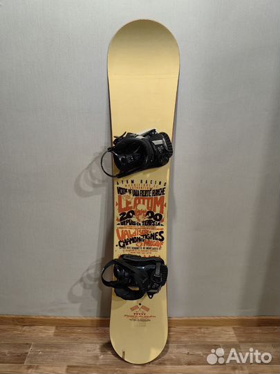 Сноуборд с креплениями