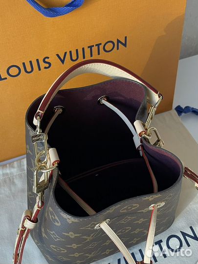 Сумка Louis Vuitton NeoNoe BB