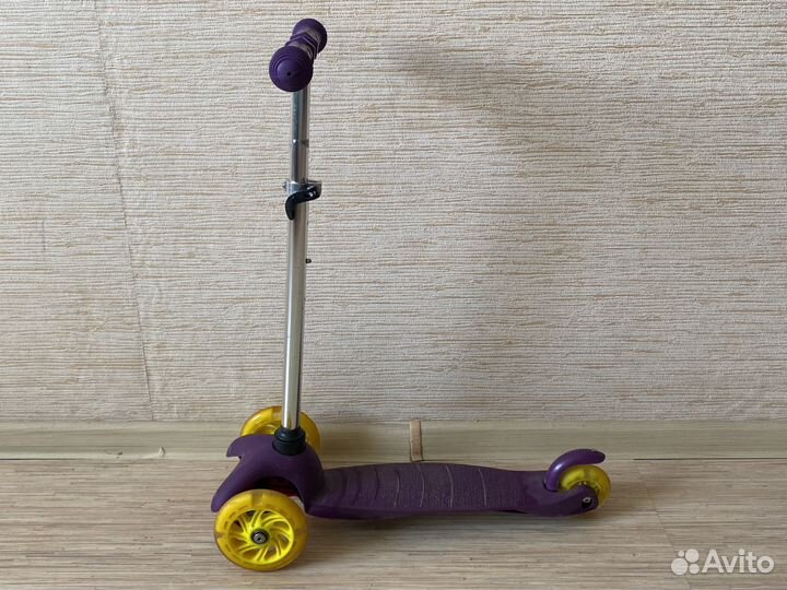 Скмокат детский трехколесный