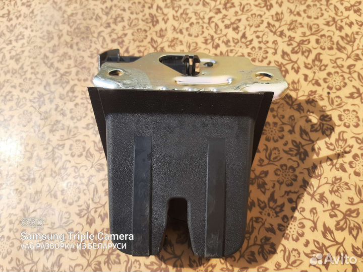 Замок крышки багажника volkswagen tiguan 2019